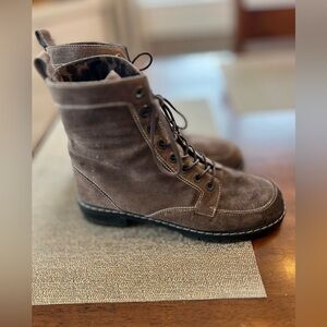 Stuart Weitzman Stepout Lace Up lace boots in Brown Suede.  Size‎ 7.